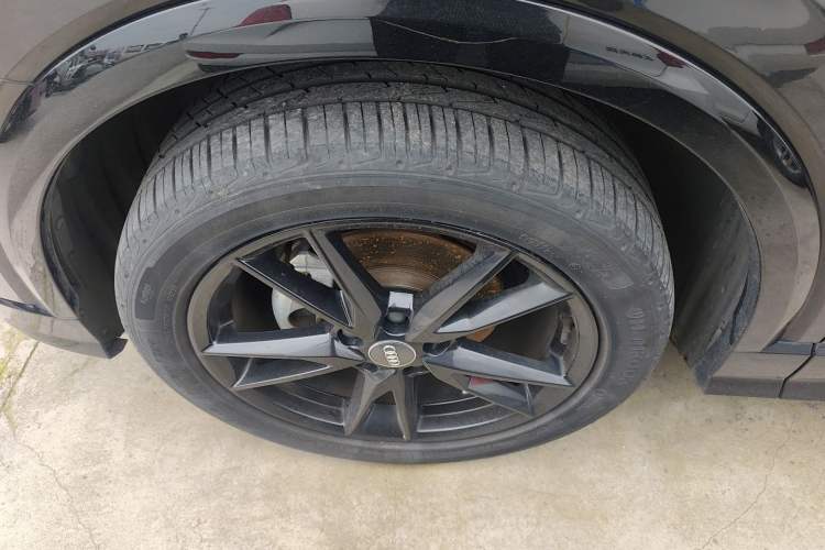 Used Audi Q2L 2021 35 TFSI Progressive Dynamic Edition Left Front Wheel Hub