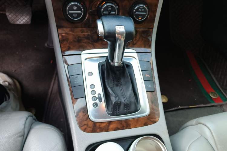 Used Volkswagen Magotan 2009 2.0 TSI DSG Luxury Version Gear Lever