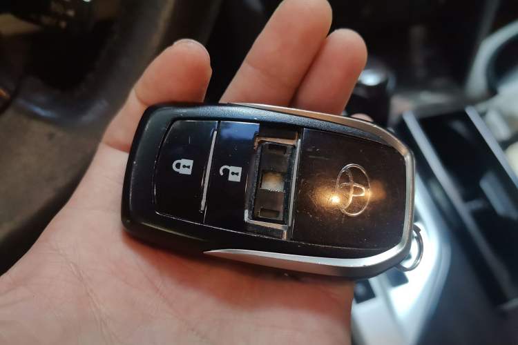 Used Toyota Camry 2012 Luxurious Edition 2.5HG Zunrui
