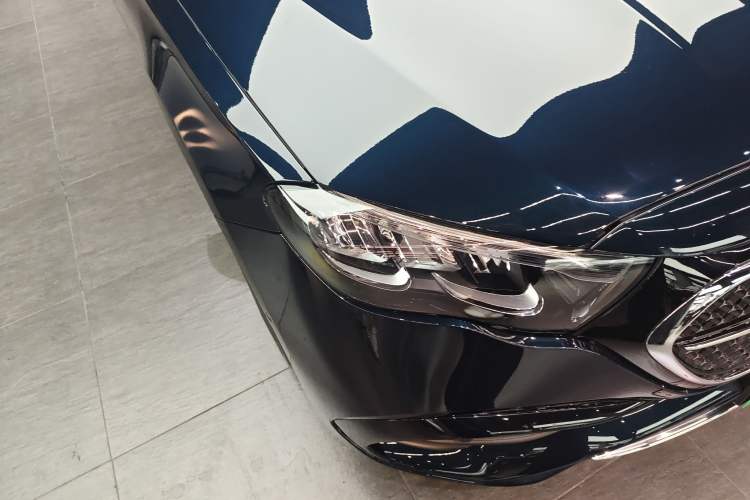 Used Mercedes-Benz E-Class New Energy 2024 E 350 e L Plug-in Hybrid Sports Sedan Right Front Headlight