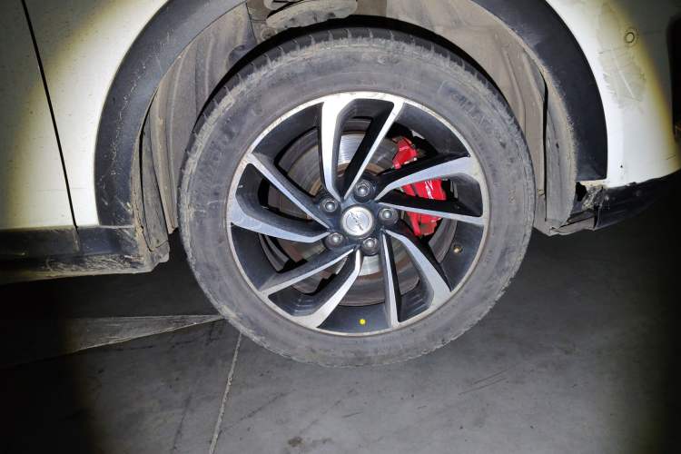 Used Zotye T300 2017 1.5T CVT Luxury Model Right Front Wheel Hub