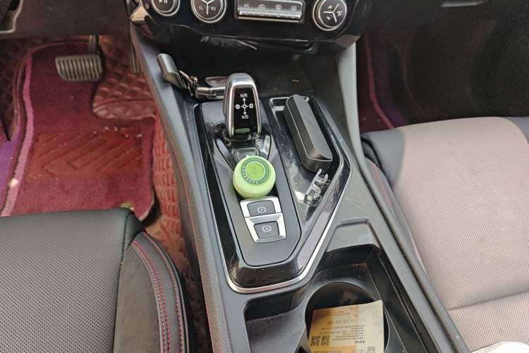 Used Lynk & Co 02 2018 1.5T DCT Two-Wheel Drive Pro Version China V Emission Standard
