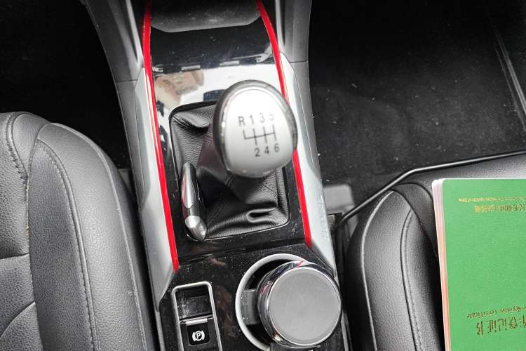 Used Haval H2 2017 Blue Label 1.5T Manual Two-Wheel Drive Luxury Model
