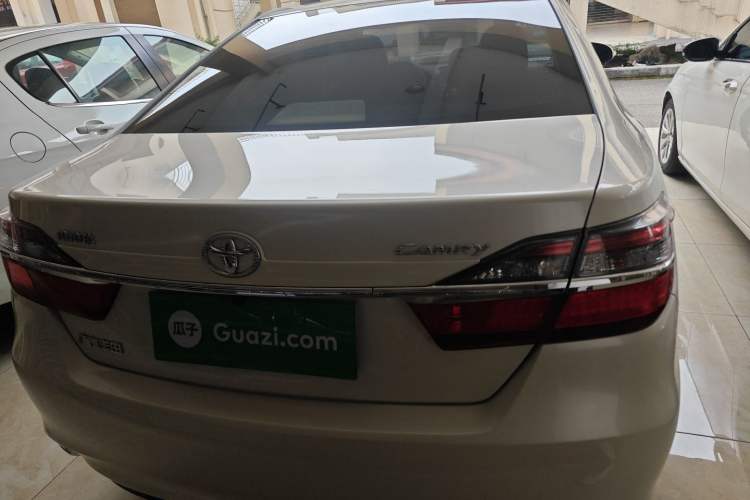 Used Toyota Camry 2016 2.0E 10th Anniversary Elite Edition
