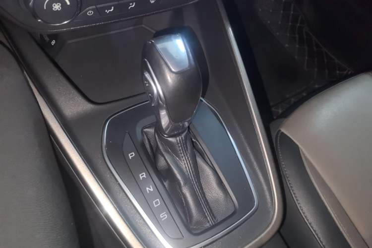 Used Ford Escort 2019 EcoBoost 125 Automatic Luxury Edition Gear Lever