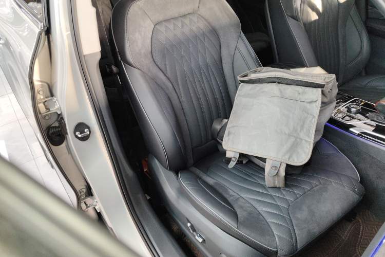 Used Hongqi HS5 2022 Revised Version 2.0T Smart Connect Flagship Edition Right Front Seat