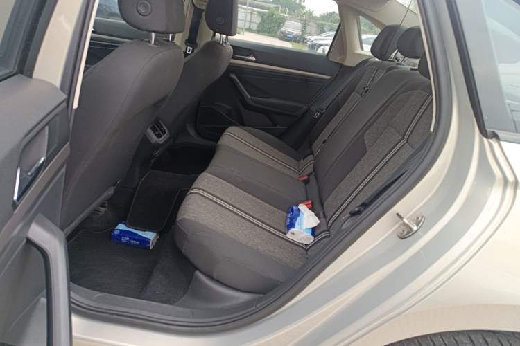 Used Volkswagen Lavida 2018 1.5L Automatic Fashion Edition China V Standard Left Rear Seat