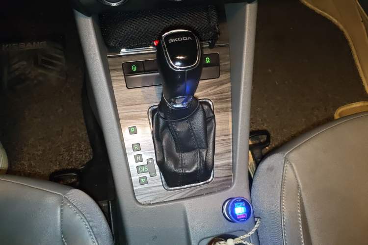 Used Skoda Octavia 2015 1.6L Automatic Yijun Edition
