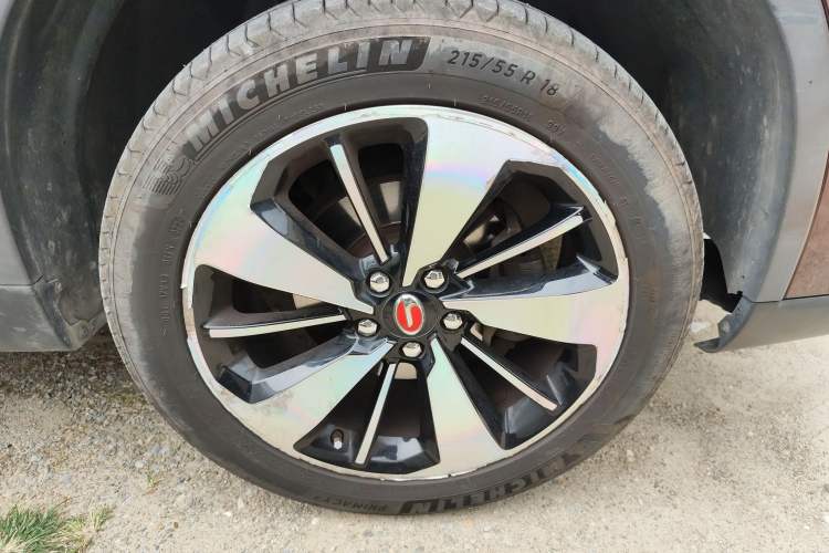 Used GAC Trumpchi GS4 2018 235T Automatic Two-Wheel Drive Luxury Smart Connectivity Millionth Anniversary Edition Right Front Wheel Hub