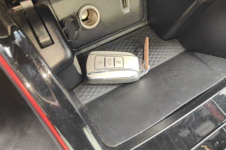 Used Dongfeng Aeolus Yixuan 2021 230T Automatic Chasing Shadow Edition Vehicle Key