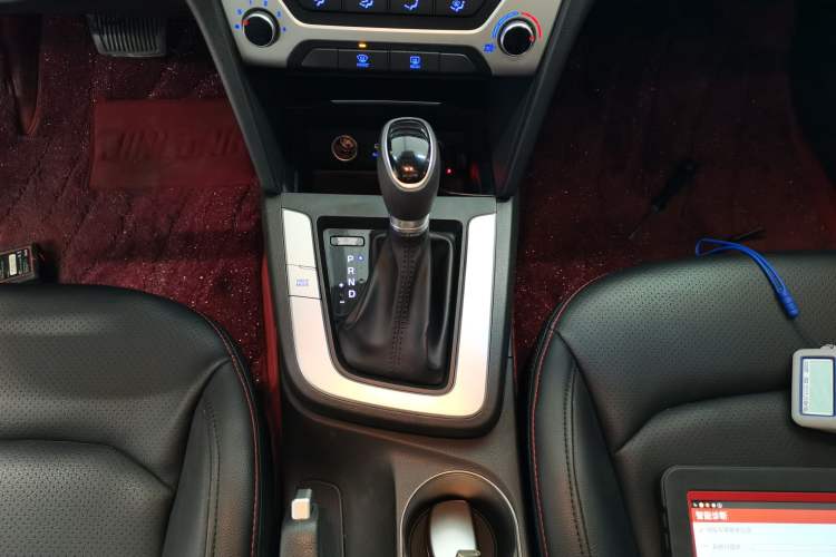 Used Hyundai Elantra (6th Generation / Lingdong) 2016 1.6L Automatic ZhiXuan – Elite Version Gear Lever