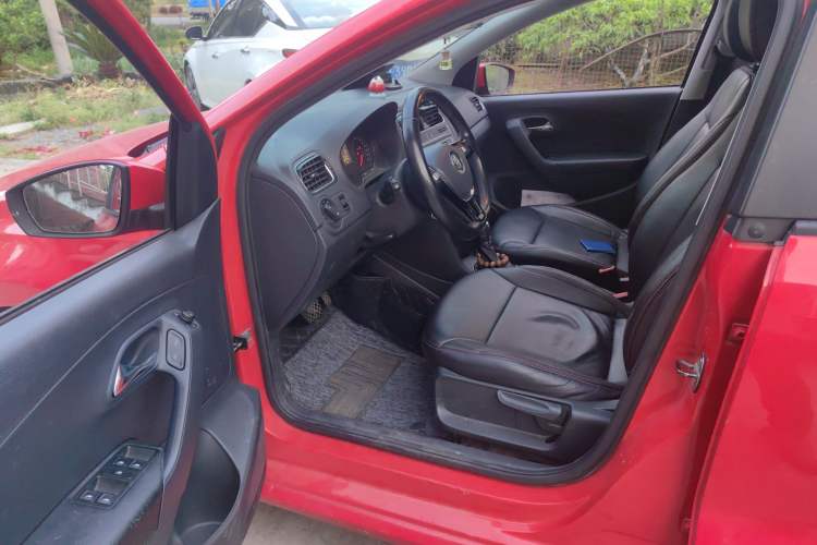 Used Volkswagen Polo 2016 1.6L Automatic Comfort Model Driver Seat