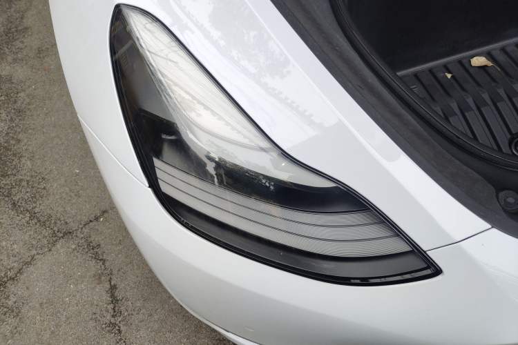 Used Tesla Model Y 2021 Long-Range All-Wheel-Drive Version Right Front Headlight