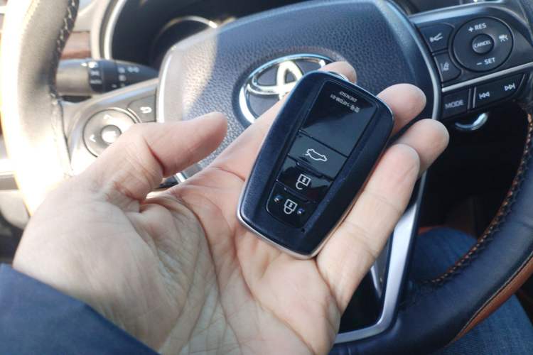 Used Toyota Avalon 2019 2.0L XLE Premium Edition China VI