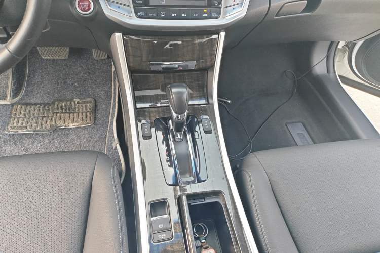 Used Honda Accord 2014 2.4L EXN Luxury Navigation Edition
