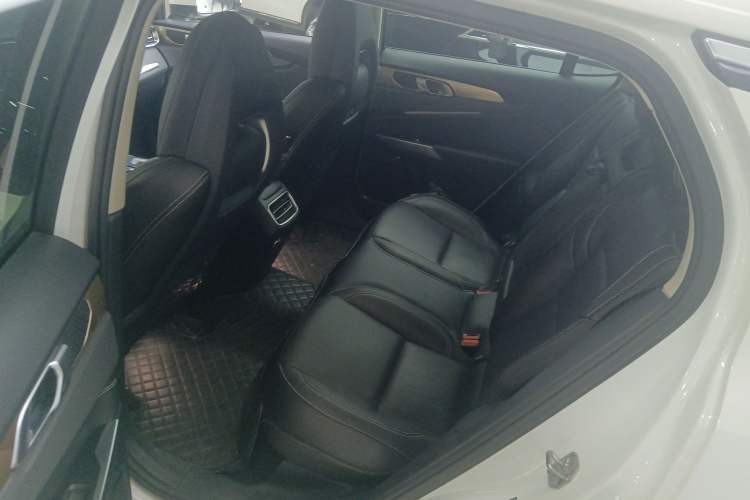 Used Lynk & Co 01 2019 2.0T Two-Wheel-Drive Pro Version China VI Standard Left Rear Seat