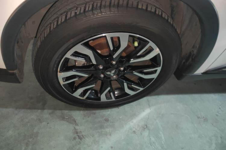 Used Mitsubishi Outlander 2019 2.0L Two-Wheel Drive Comfort Edition 5 Seats China VI Standard Left Front Wheel Hub