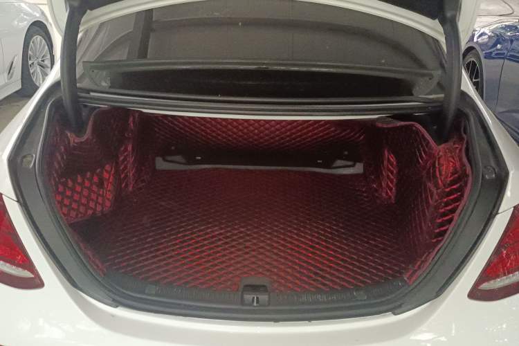 Used Mercedes-Benz E-Class 2019 E 260 Sport Edition Trunk