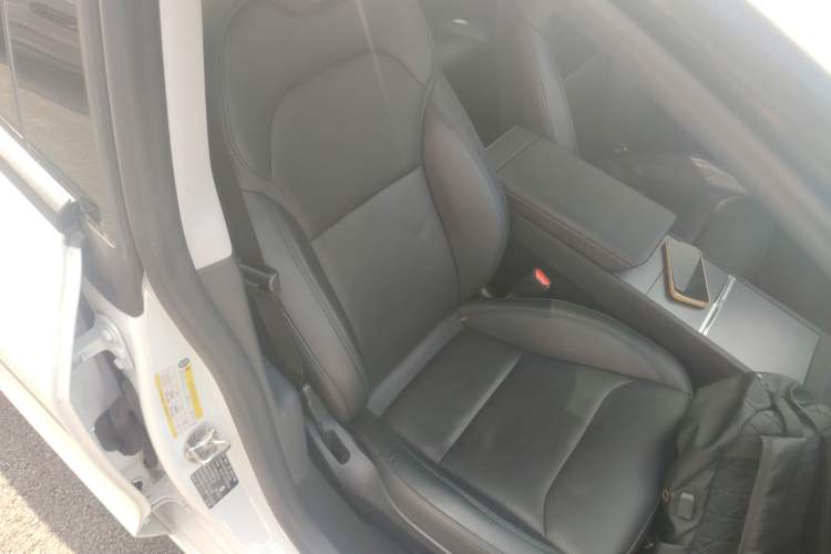 Used Tesla Model 3 2023 Long-Range All-Wheel-Drive Version
