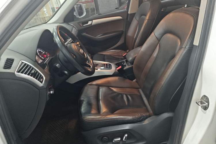 Used Audi Q5 2017 Plus 40 TFSI Technology Model