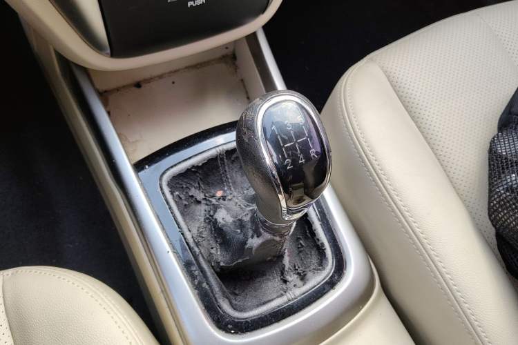 Used CHANGAN Eado 2015 1.6L Manual Luxury Model China V Standard