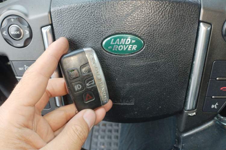 Used Land Rover Discovery 2011 3.0 SDV6 HSE Diesel Version Vehicle Key