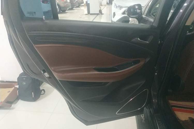 Used Buick Envision 2017 20T Two-Wheel Drive Luxury Model
