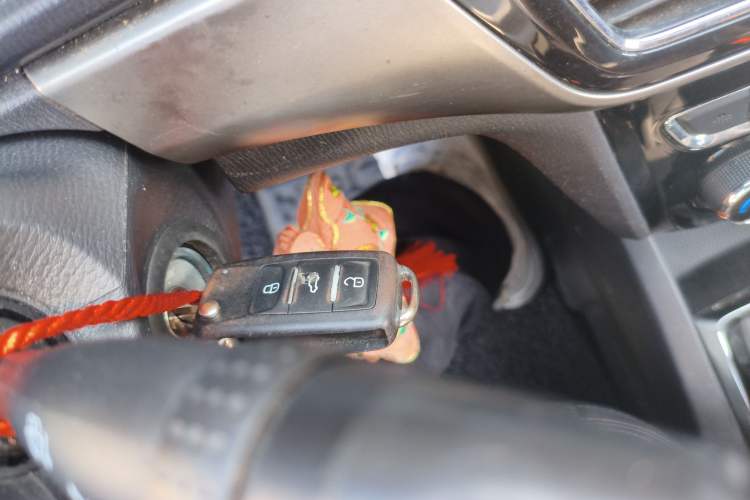 Used CHANGAN KAICHENG Oushang A600 2016 1.5L Manual Luxury 7-Seater Vehicle Key