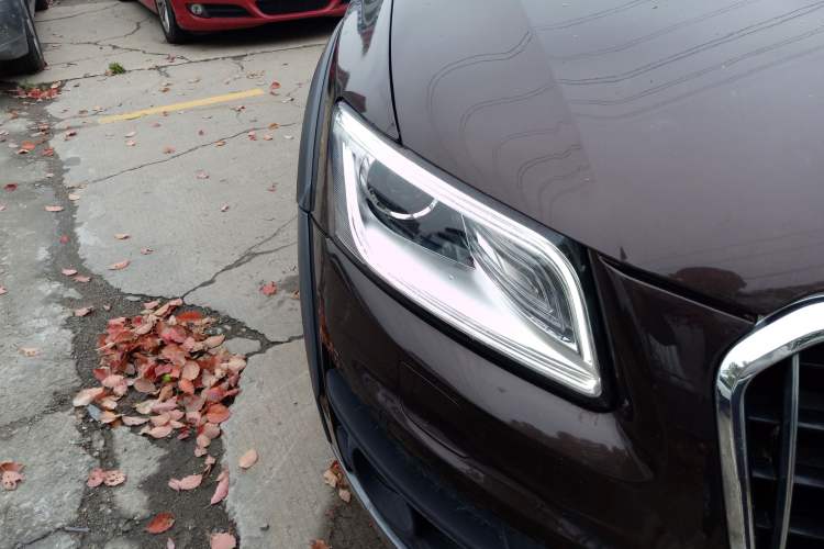 Used Audi Q5 2017 Plus 40 TFSI Technology Model Right Front Headlight