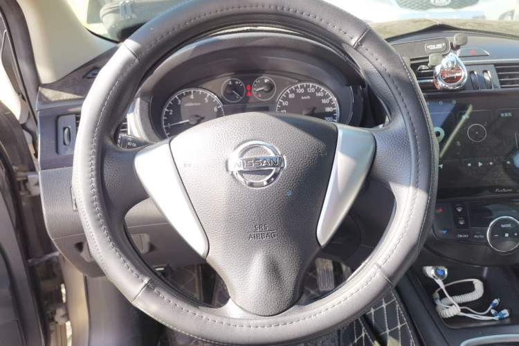 Used Nissan Tiida 2011 1.6L Manual Smart Version
