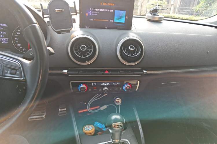 Used Audi A3 2017 Limousine 35 TFSI Style Edition Audio And AC Panel