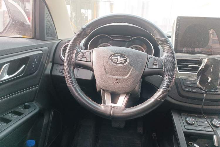 Used Bestune X40 2018 Internet Celebrity Edition 1.6L Automatic Luxury Version
