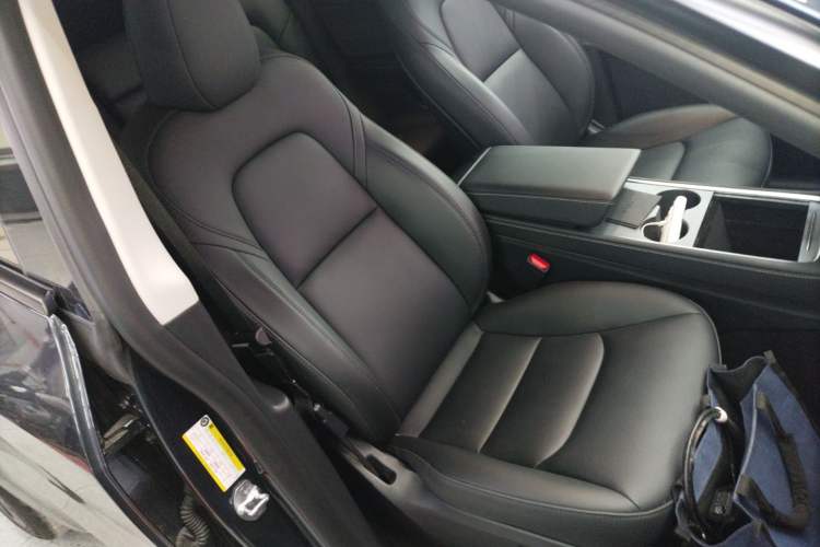 Used Tesla Model Y 2024 Rear-Wheel-Drive Version Right Front Seat