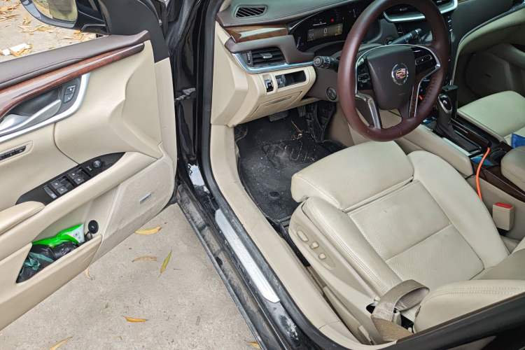 Used Cadillac XTS 2014 28T Luxury Model Driver Seat