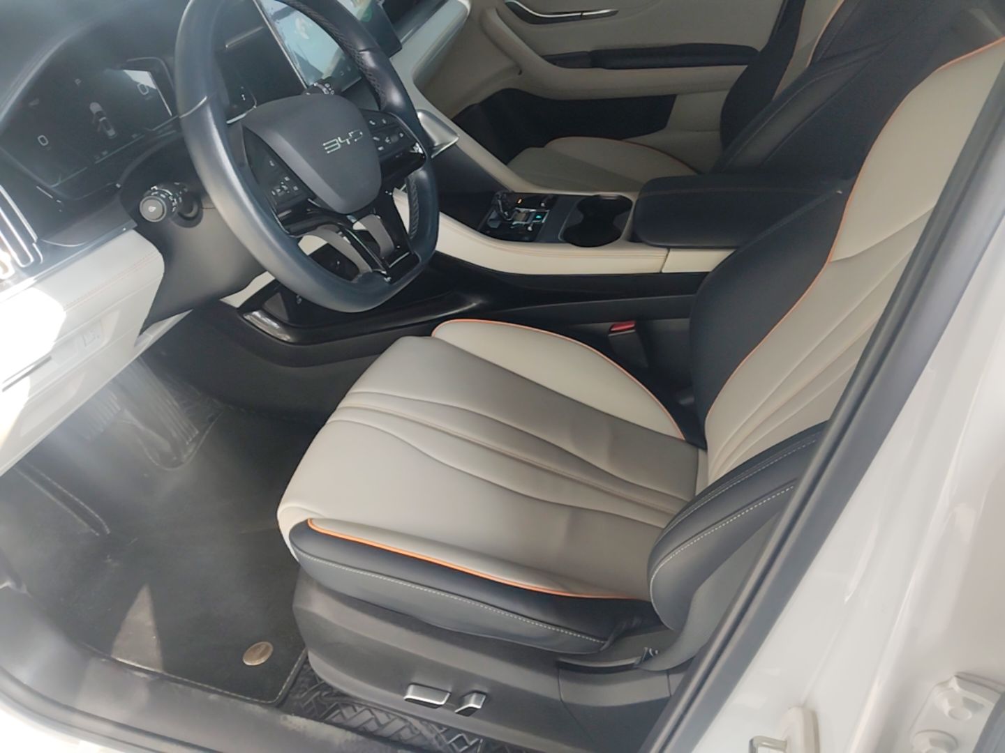 BYD Song PLUS New Energy 2024 Honor Edition EV 520km Luxury Model — снимка 17