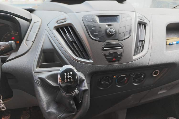 Used Ford Transit 2017 2.0T Diesel Multi-Function Commercial Vehicle Mid-Drive Mid-Roof China V Standard Audio And AC Panel