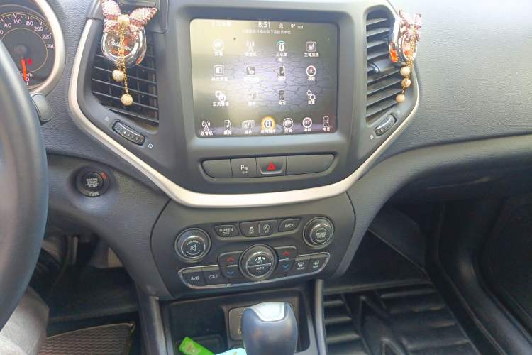 Used Jeep Cherokee 2017 2.0L Superior Edition