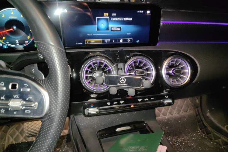 Used Mercedes-Benz A-Class 2022 Second Facelift A 200 L Sport Sedan Fashion Version Audio And AC Panel