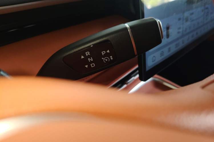 Used Deepal S07 2024 215Max Qiankun Intelligent Driving ADS SE Range-Extended Version Gear Lever