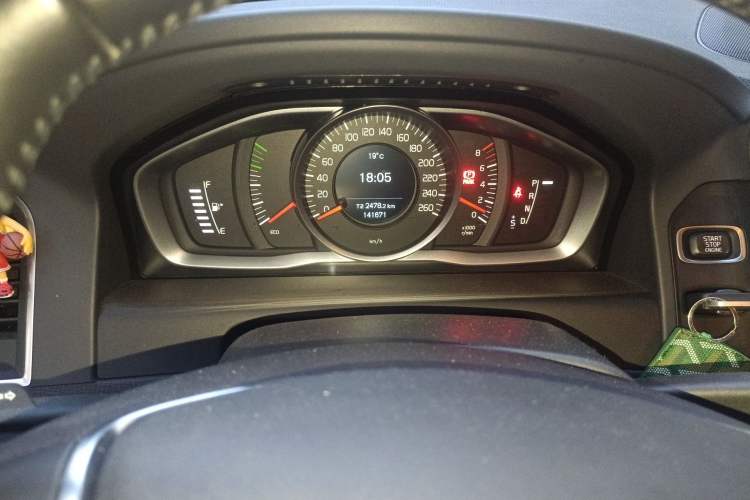Used Volvo XC60 2017 T5 Smart Upgrade Edition Instrument Cluster