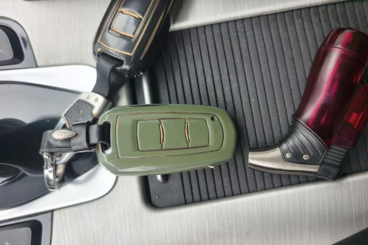 Used Geely Auto Emgrand X7 Sport 2020 1.8TD DCT Two-Wheel Drive Smart Connect 4G-Enabled Version Vehicle Key