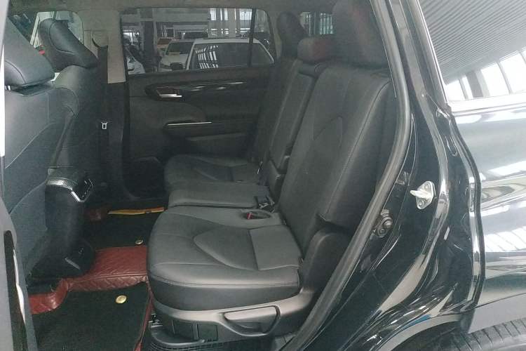 Used Toyota Highlander 2022 Dual-Engine 2.5L Four-Wheel Drive Prestige Version 7 Seats Interior 4