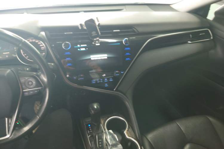 Used Toyota Camry 2019 Revised Version 2.0G Luxury Edition
