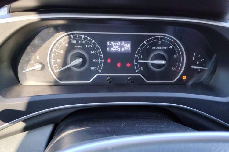 Used SAIC MAXUS Xintu V80 2021 2.0T Manual Classic Aoyuntong Short Wheelbase Mid-Height 7/8/9-Seater