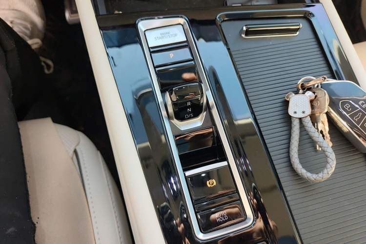 Used Volkswagen Viloran 2022 380TSI Prestige Edition Gear Lever