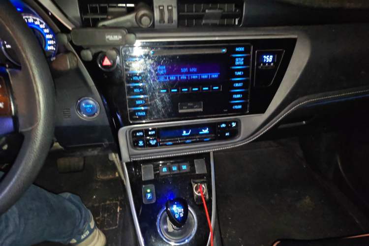 Used Toyota Corolla 2017 Revised Dual-Engine 1.8L E-CVT Leading Edition Audio And AC Panel