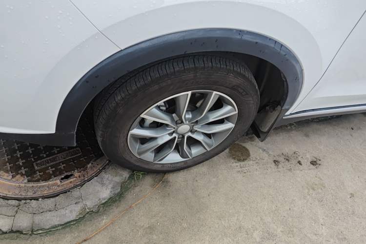 Used Roewe RX5 2023 PLUS 330TGI Automatic Trendsetting Smart Edition