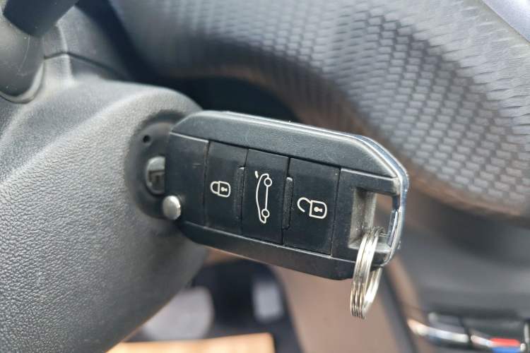 Used Peugeot 2008 2014 1.6L Automatic Fashion Edition Vehicle Key