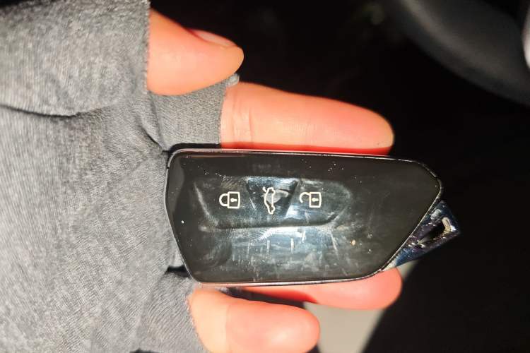 Used Tesla Model Y 2021 Long-Range All-Wheel-Drive Version 3D7
