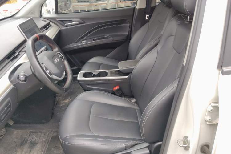 Used NETA V 2022 Pro Long-Range Smart Edition Left Front Seat